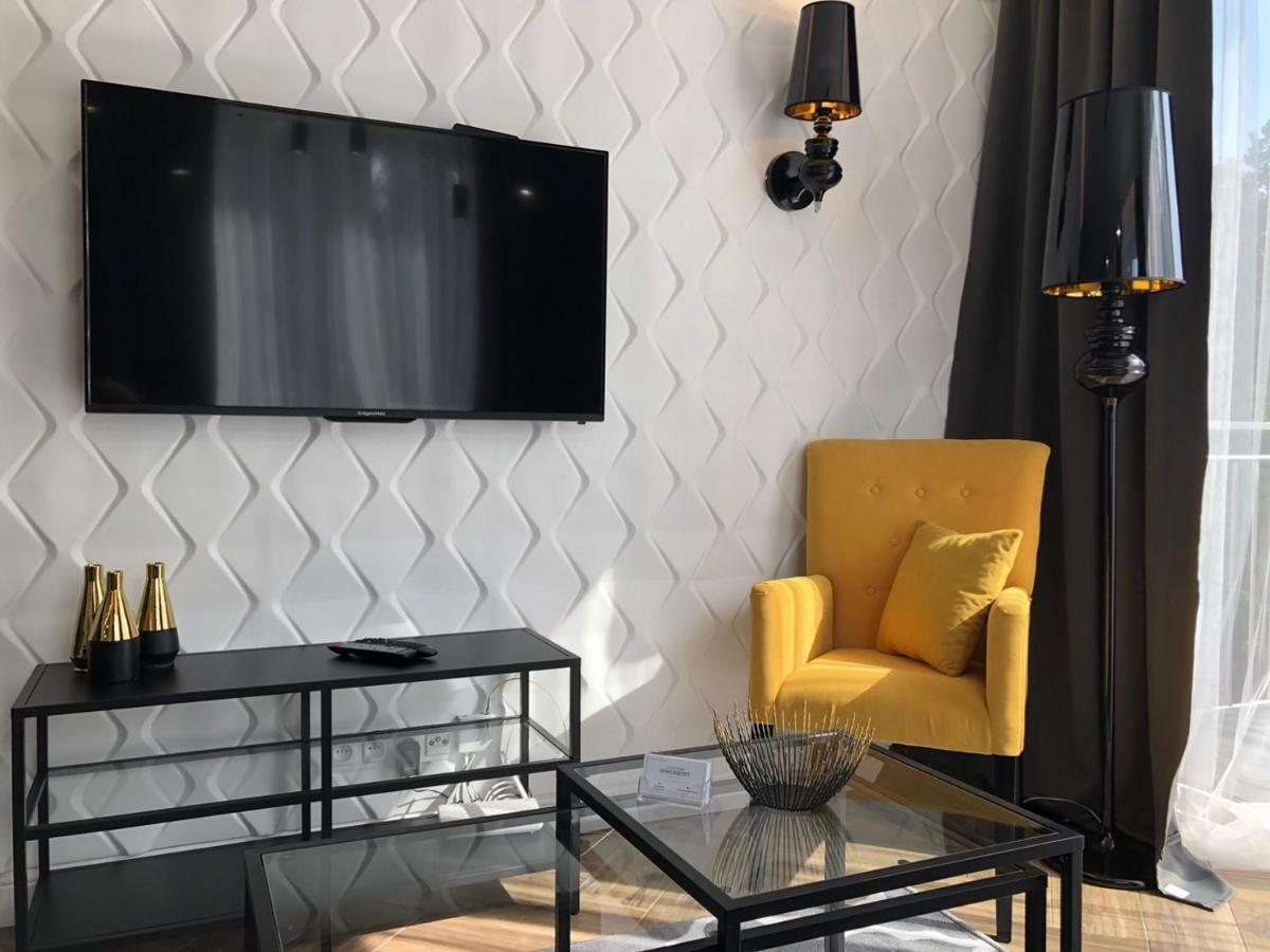 Family & Business Sauna Apartments No1 Lesny Nad Zalewem Cedzyna Unikat - 3 Bedroom With Private Sauna, Bath With Hydromassage, Terrace, Garage, Catering Options 凯尔采 外观 照片