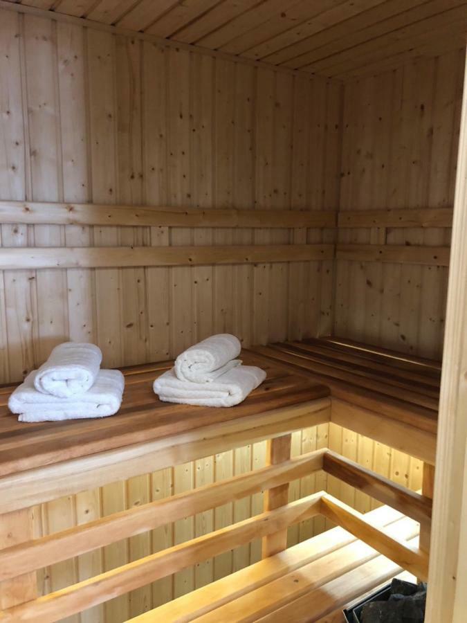 Family & Business Sauna Apartments No1 Lesny Nad Zalewem Cedzyna Unikat - 3 Bedroom With Private Sauna, Bath With Hydromassage, Terrace, Garage, Catering Options 凯尔采 外观 照片