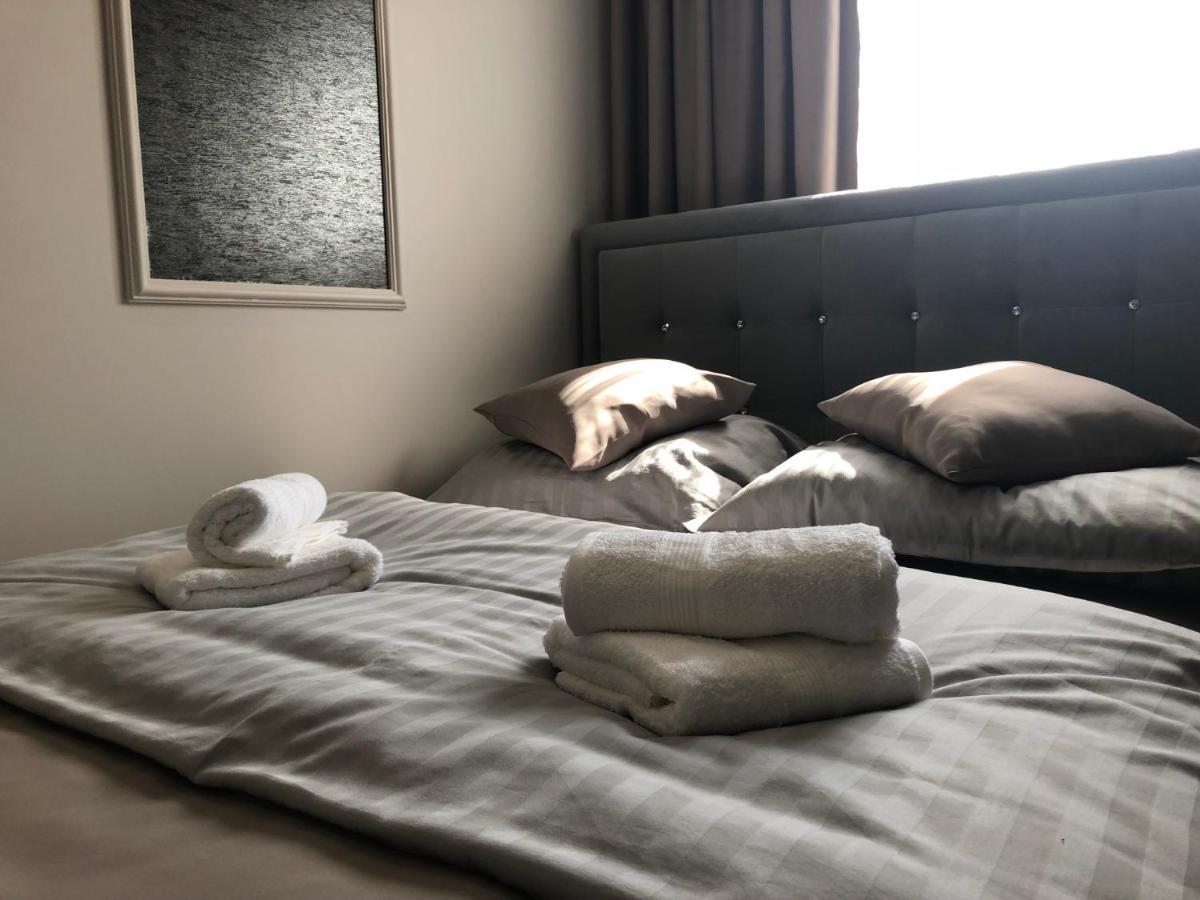 Family & Business Sauna Apartments No1 Lesny Nad Zalewem Cedzyna Unikat - 3 Bedroom With Private Sauna, Bath With Hydromassage, Terrace, Garage, Catering Options 凯尔采 外观 照片